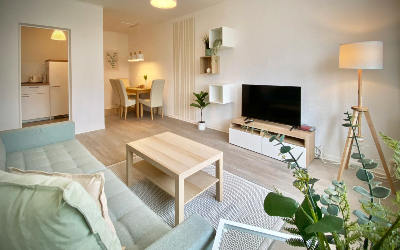 Gästewohnung Radebeuler Straße 6a - moderner Aufenthaltsraum mit offener Küche